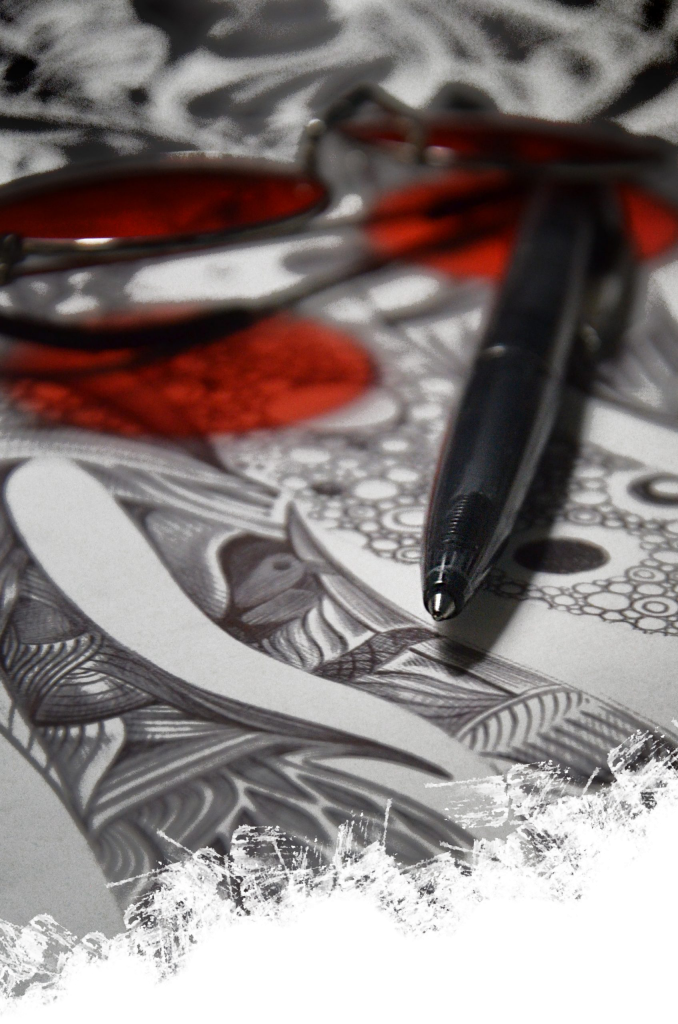 Zeichnung mit Stift und roter Brille